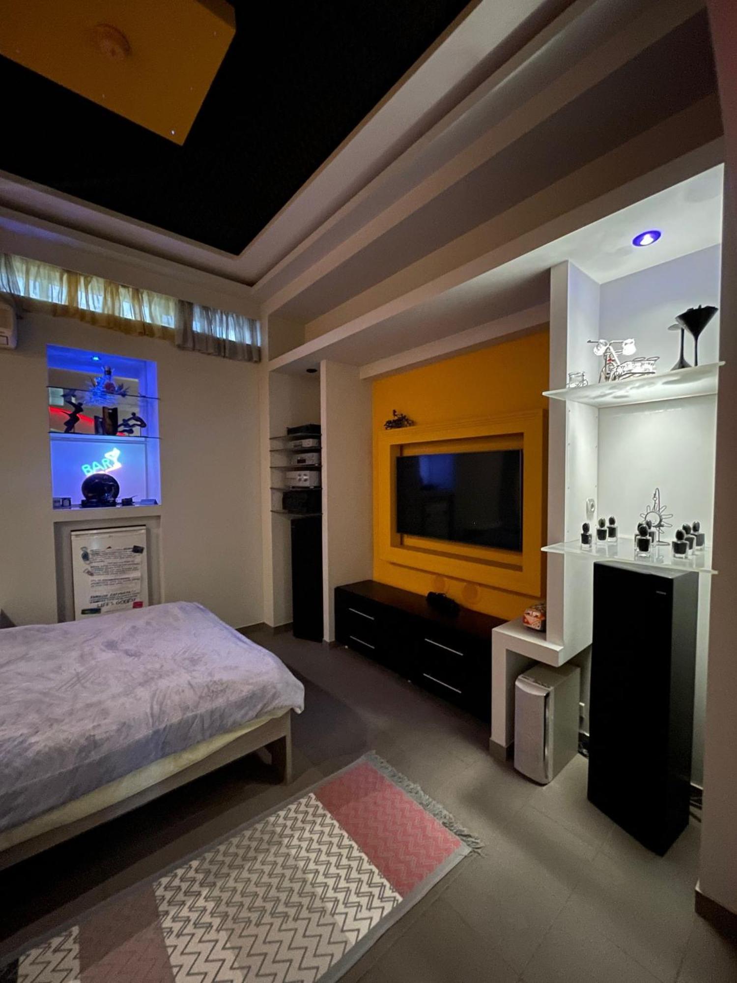 Barbara's Apartment *